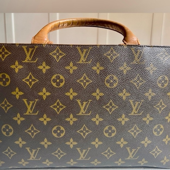 🔥🔥 Authentic Vintage Louis Vuitton by The French Company Monogram Handbag🔥🔥 - Picture 7 of 9
